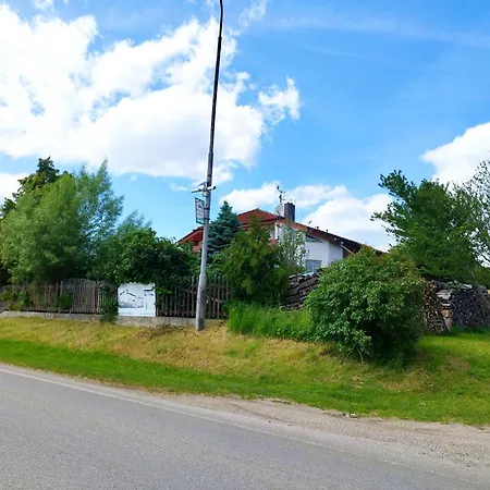 38 Milná